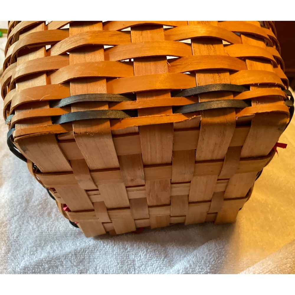 Handmade Snowman Basket w/Handle 16" High, 10"Diameter Woven Festive Handpainted - Picture 3 of 7